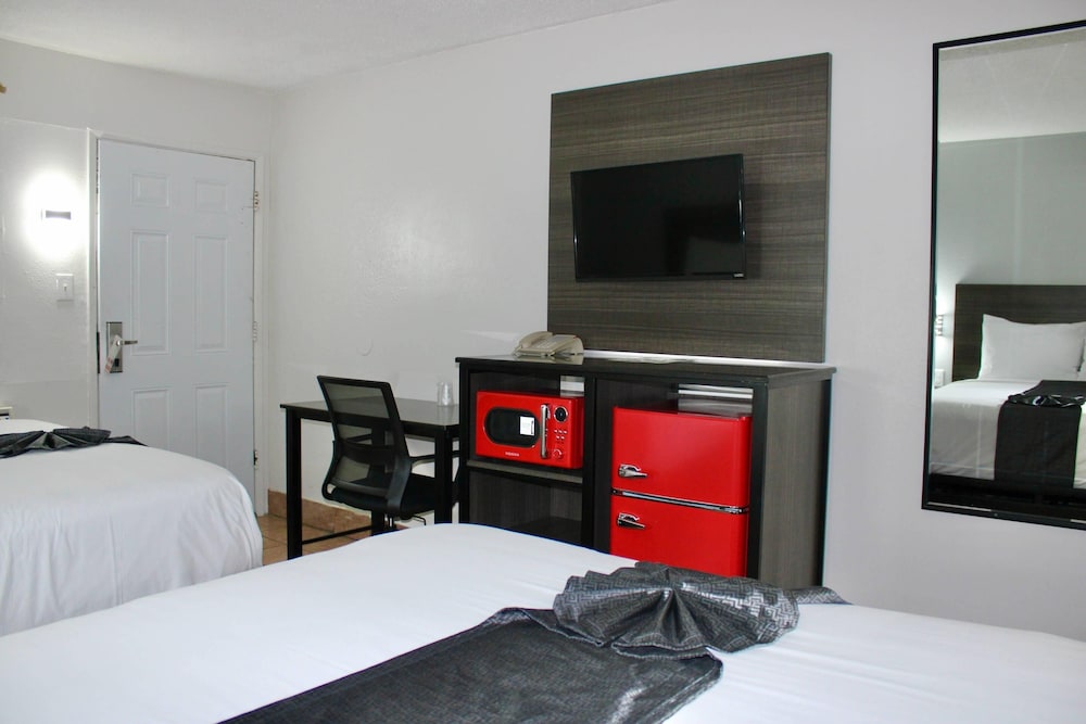 Standard Room, 2 Queen Beds, Non Smoking photo 3