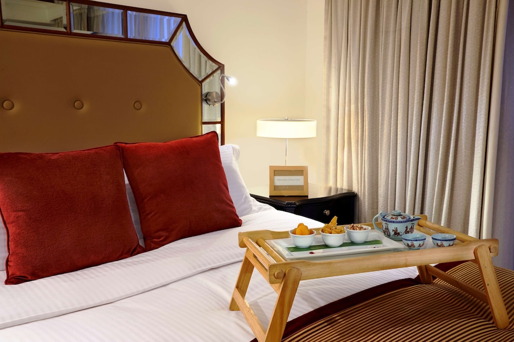 Three-Bedroom Suite - Photo 11