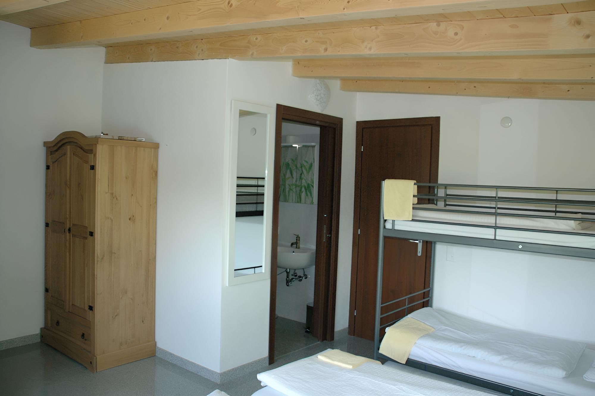 Family Room - Photo 2