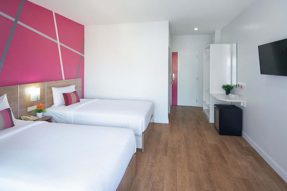 Standard, 2 Twin Beds, Non Smoking, City View photo 2