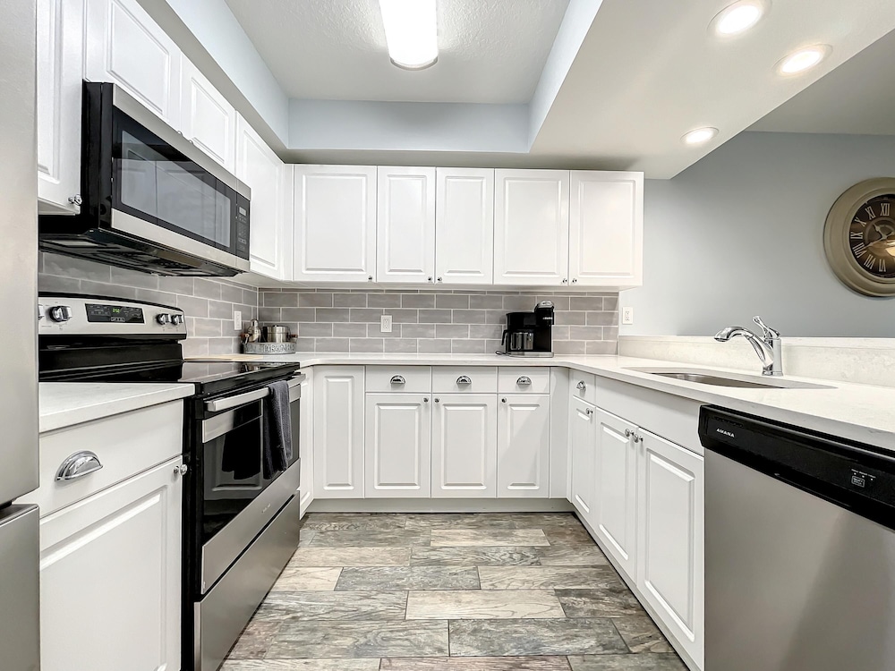 Delightful Modern Coastal Themed 3 2 Condo in Oceanwalk Ow3-303, Bild 15