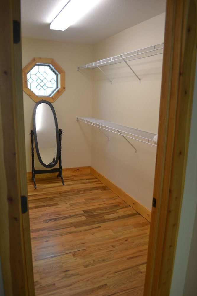Luxury Cabin, 3 Bedrooms, Kitchen, Mountain View photo 2