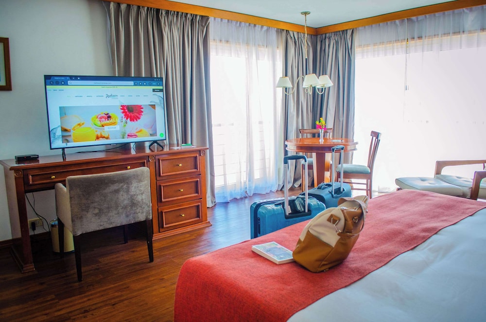 Suite, 1 King Bed, Non Smoking, Jetted Tub, photo 6