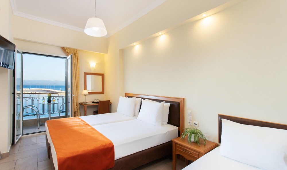 Triple Room, Sea View - Photo 3