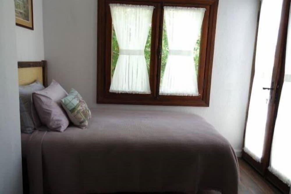 Basic Twin Room, 2 Twin Beds, Non Smoking, Garden View photo 1