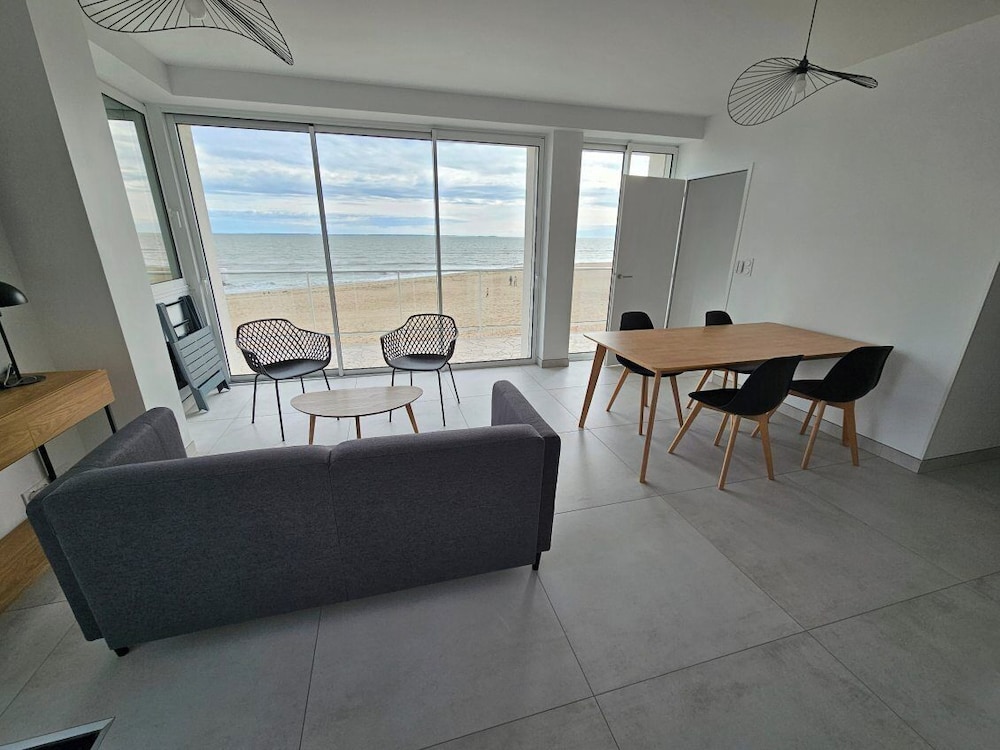 Panoramic Penthouse