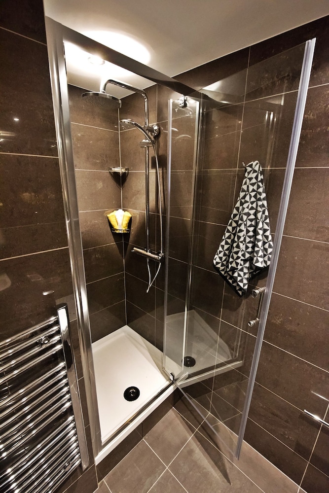 Double Room, Ensuite - Photo 3