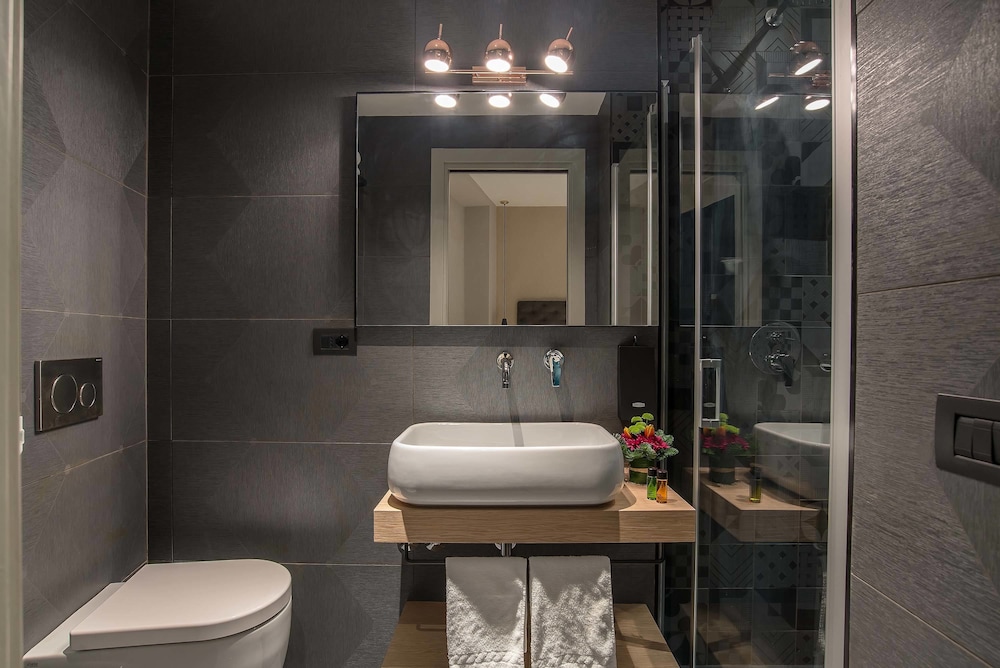 Deluxe Double Room, Jetted Tub, Ground Floor photo 2