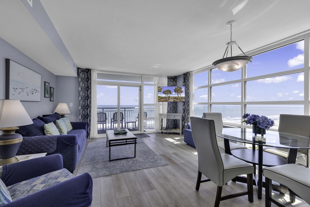 Exclusive Condo, 2 Bedrooms, Non Smoking, Beach View photo 1