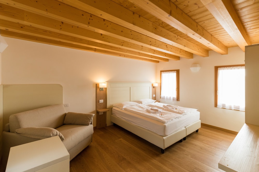 Family Triple Room, Hill View photo 1