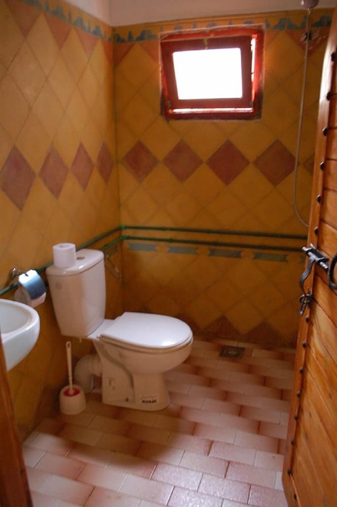 Twin Room, Shared Bathroom photo 3