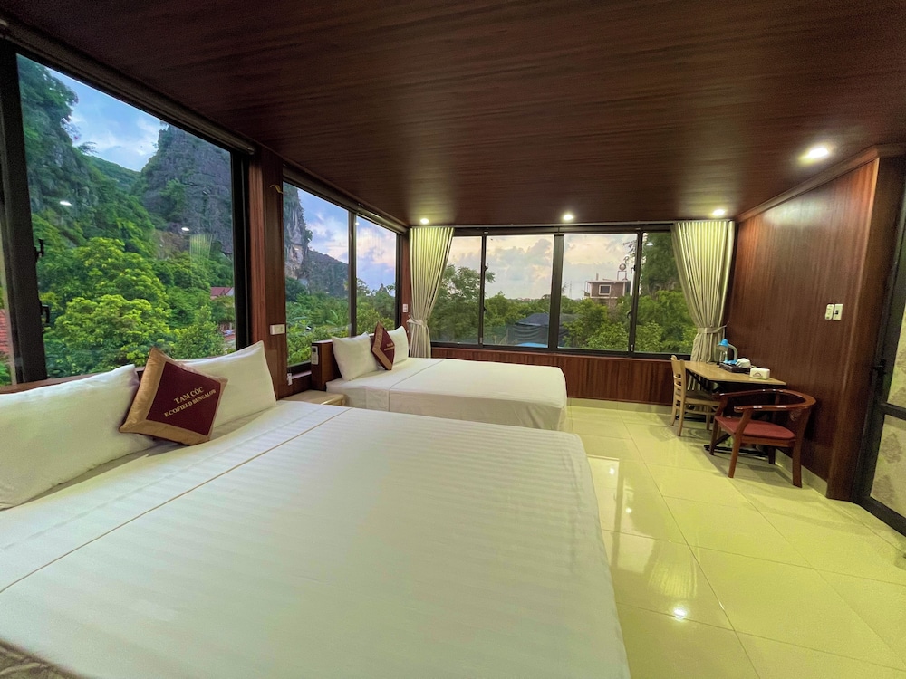 Family Quadruple Room, Pool View photo 3