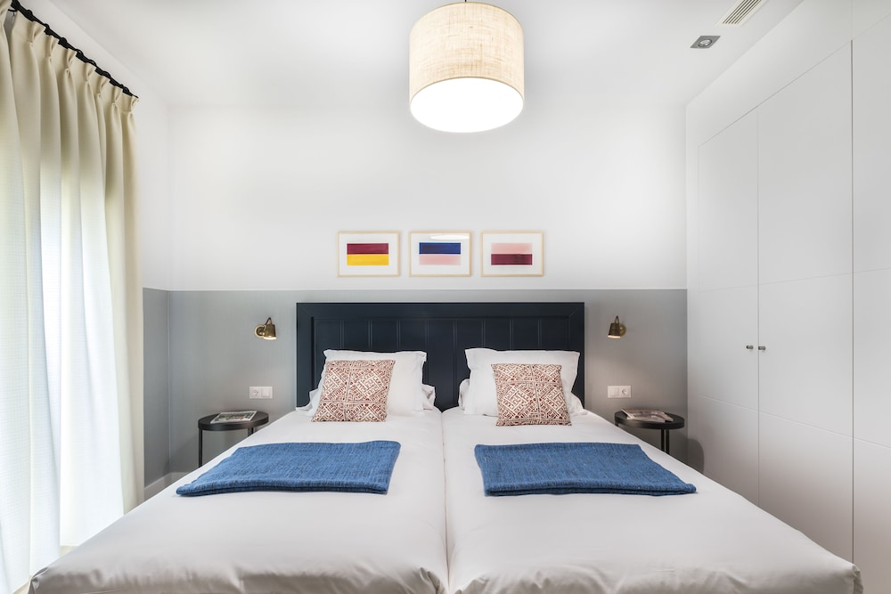 Deluxe Duplex, 2 Bedrooms, Terrace photo 2