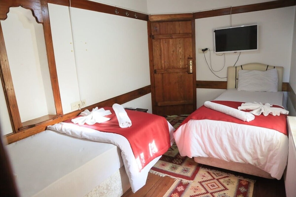 Standard Twin Room, 2 Twin Beds photo 2