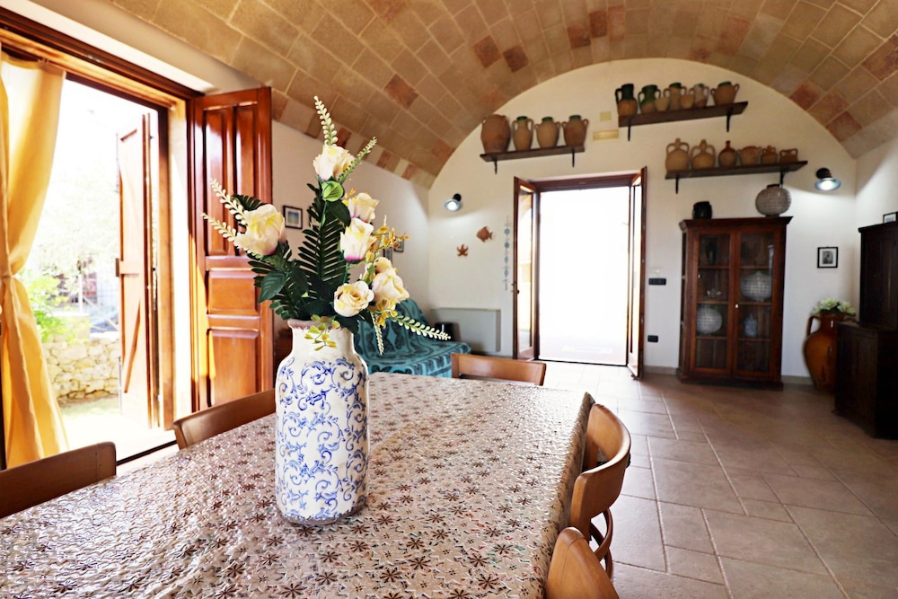 Villa photo 3