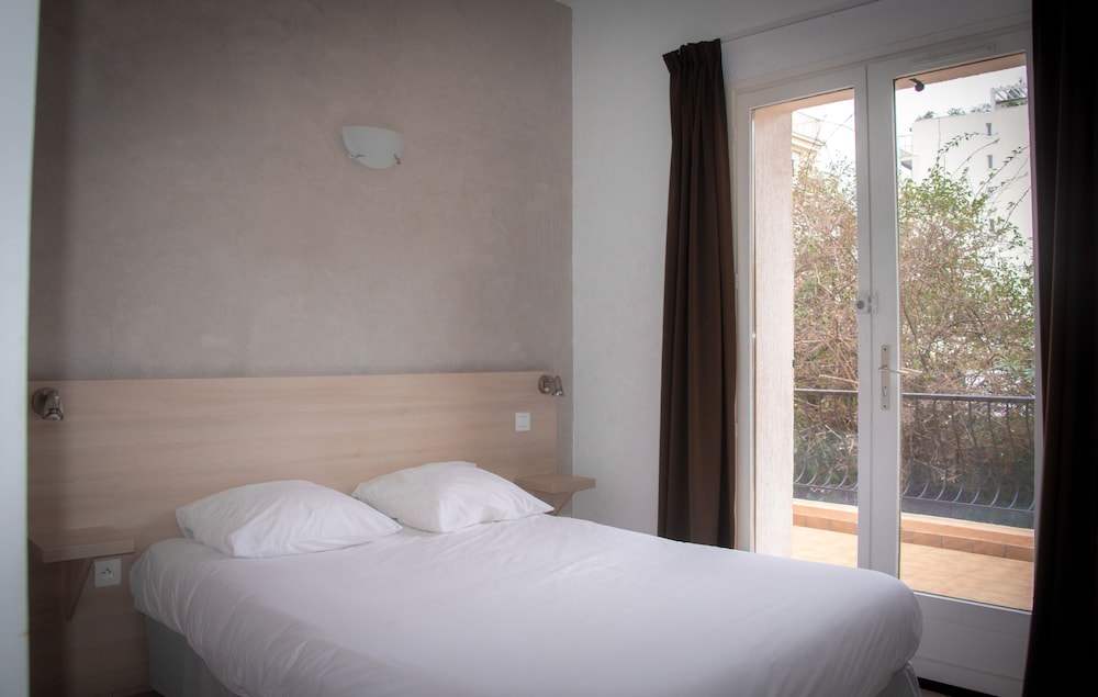 Standard Double Room, Balcony photo 2