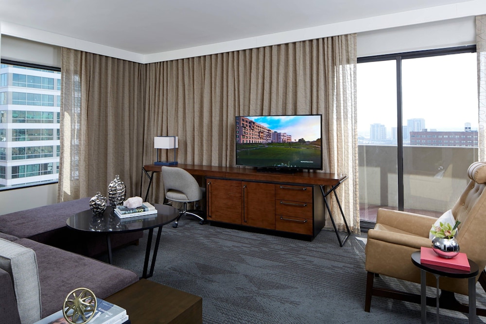 Suite, 2 Queen Beds, Balcony - Photo 5