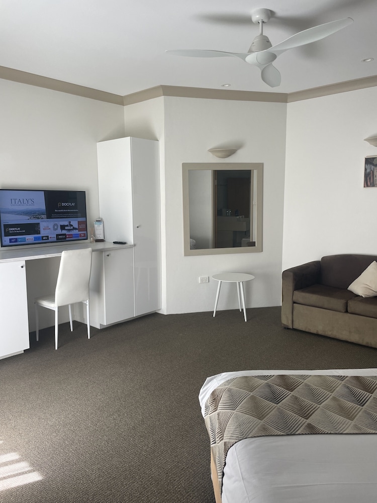 Luxury Queen Balcony Room photo 2