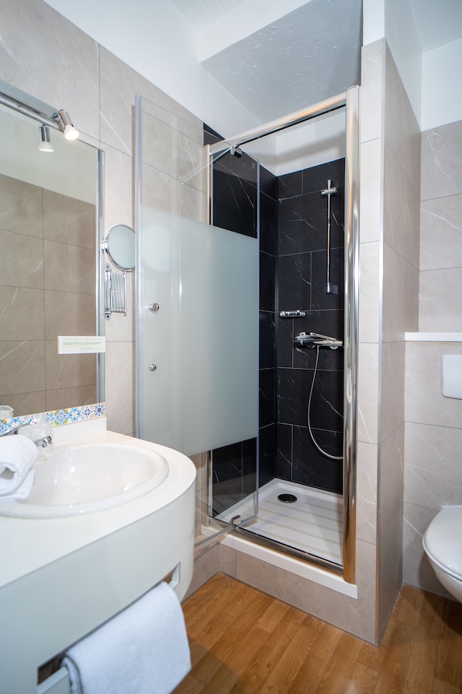 Standard Room, 1 Bedroom photo 2