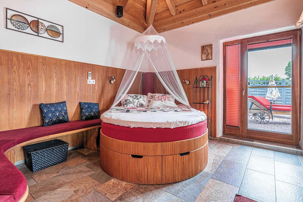 Family House, 1 Bedroom, Mountainside (Secret Wellness Pool Sauna And) photo 2