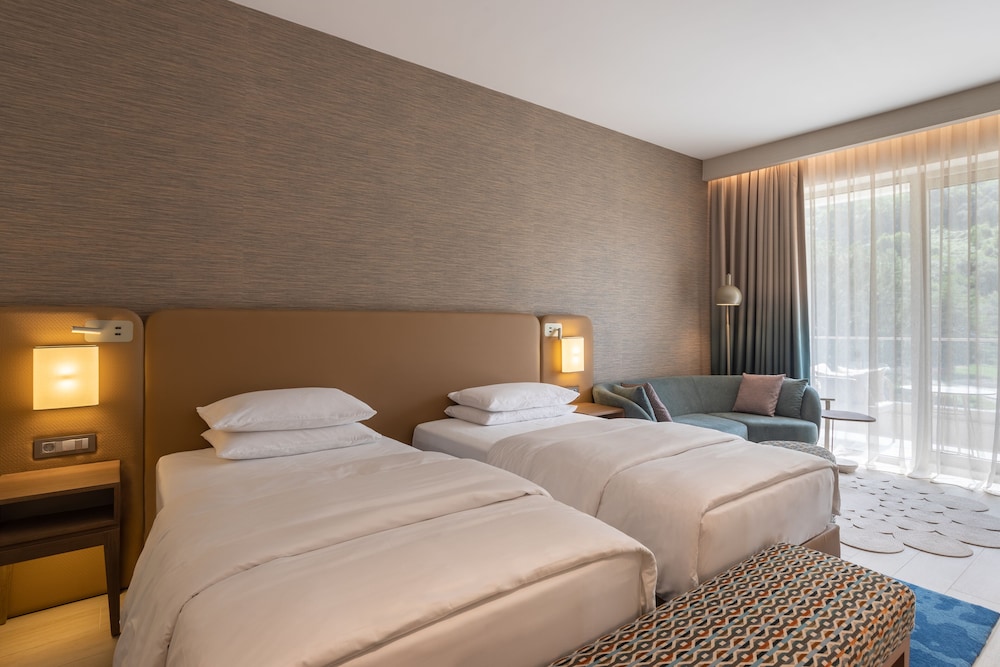 Deluxe Room, 2 Twin Beds - Photo 2