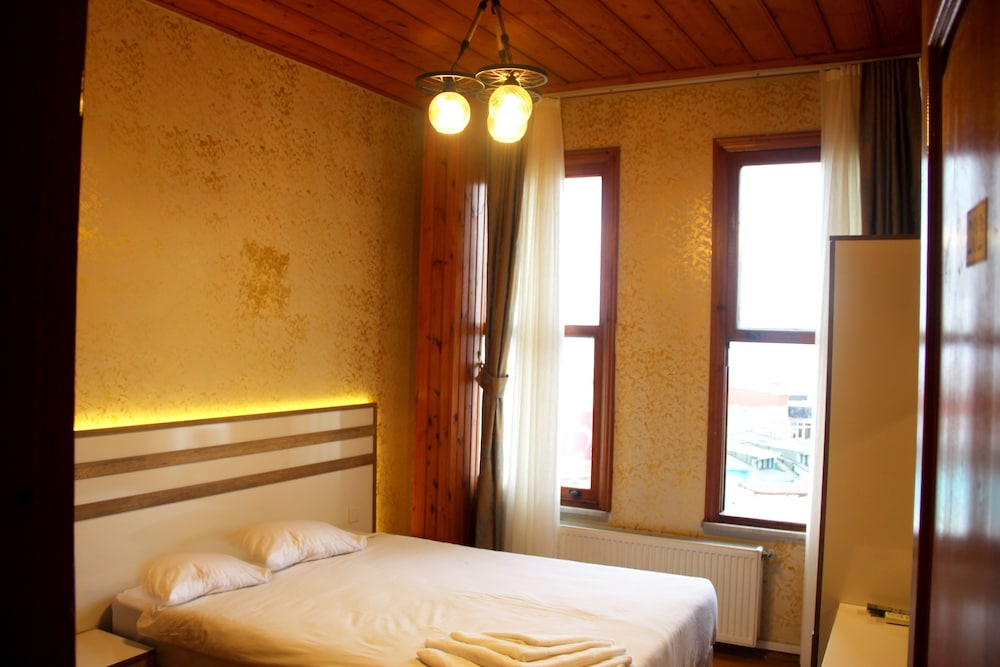 Economy Double Room photo 3