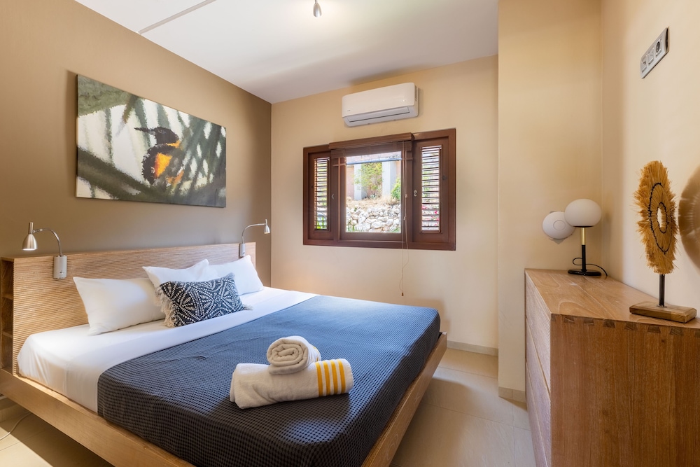 Family Apartment, 4 Bedrooms, Balcony, Bay View
