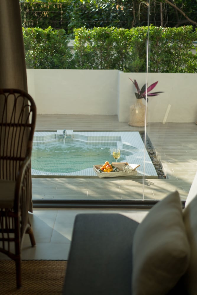 ALANNA SIGNATURE DUPLEX SUITE - Photo 14