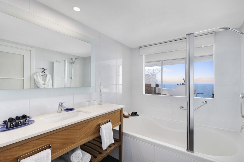 Deluxe Double or Twin Room - Photo 3