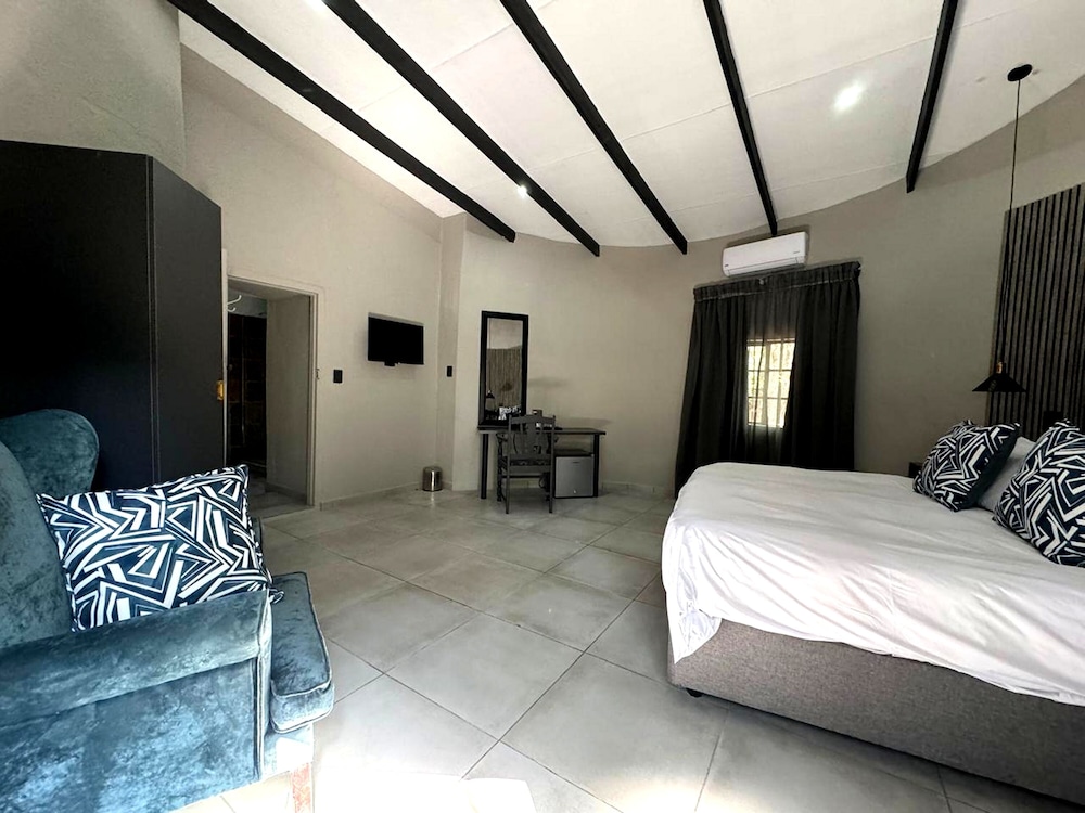 Deluxe Twin Room, 2 Twin Beds - Photo 2