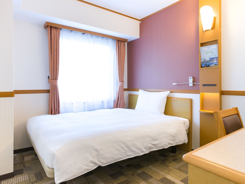 Single Room, Smoking