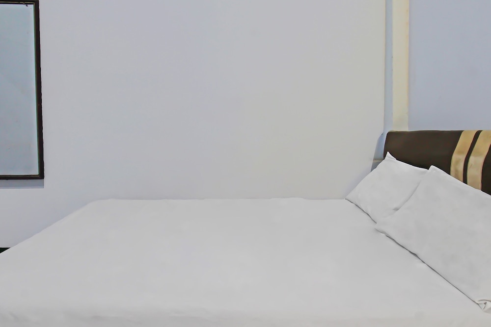 Economy Double Room - Photo 7