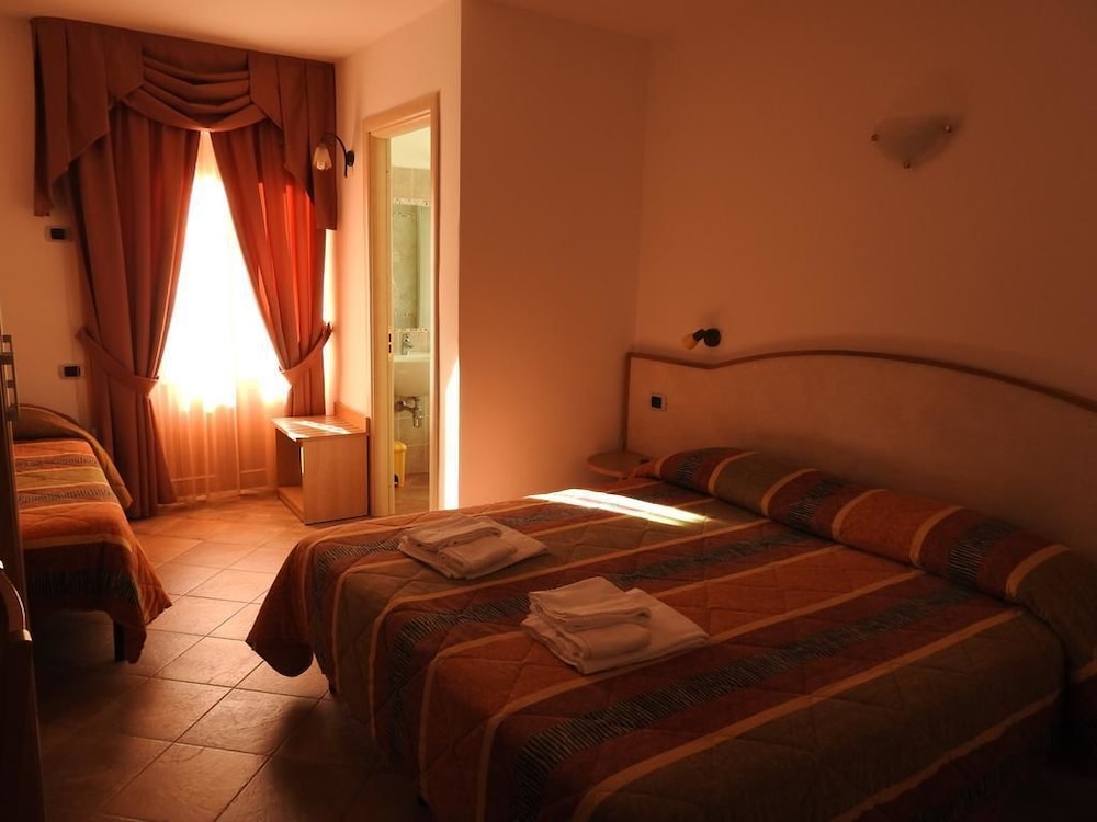 Triple Room, Balcony photo 1
