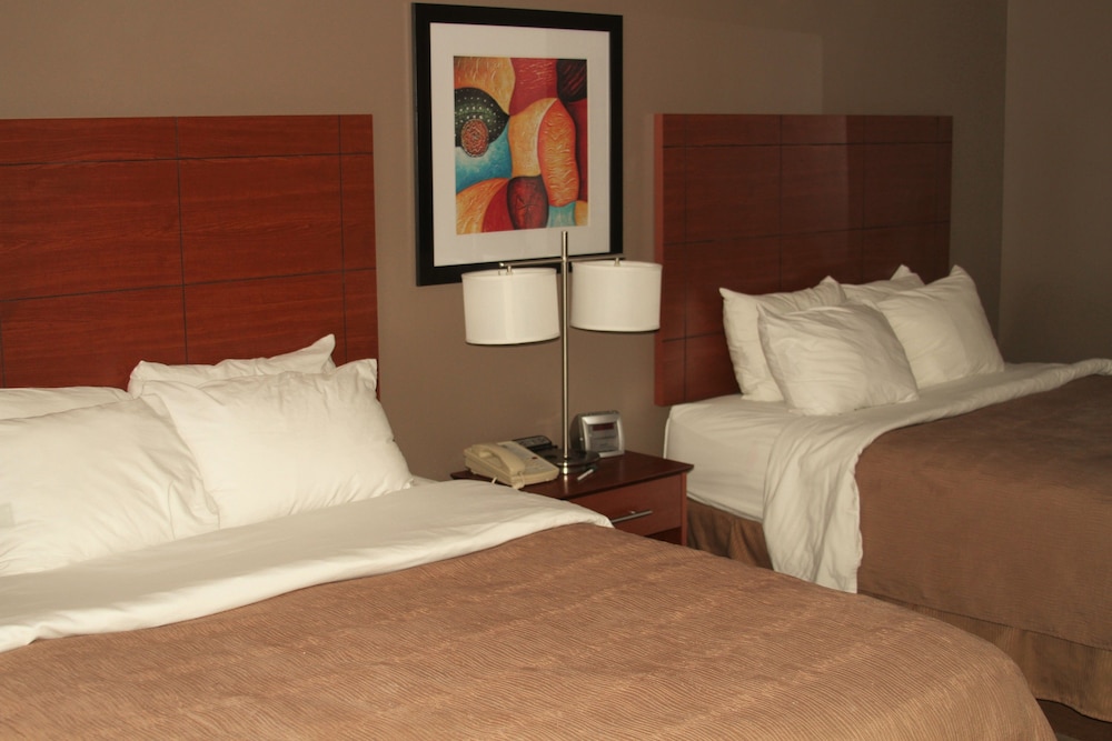 Standard Room, 2 Queen Beds, Non Smoking - Photo 1