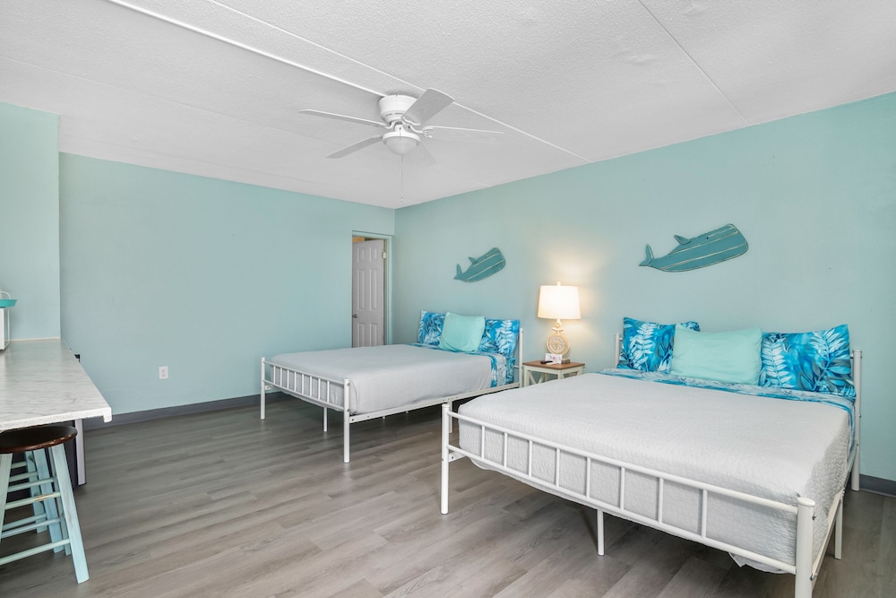 Deluxe Studio, 2 Queen Beds