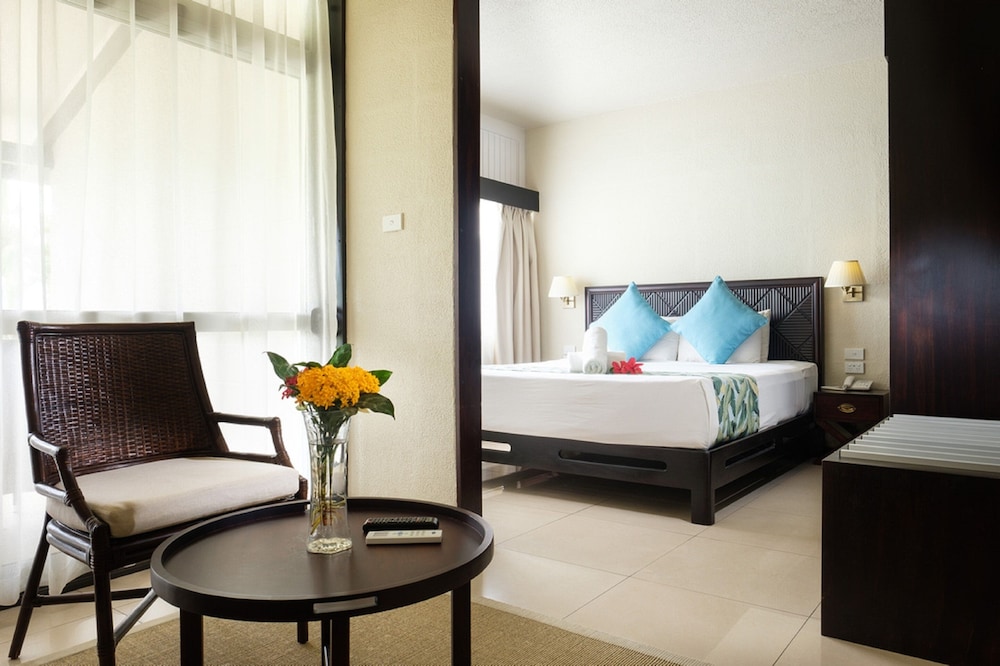 Superior Pool View Room - Photo 1