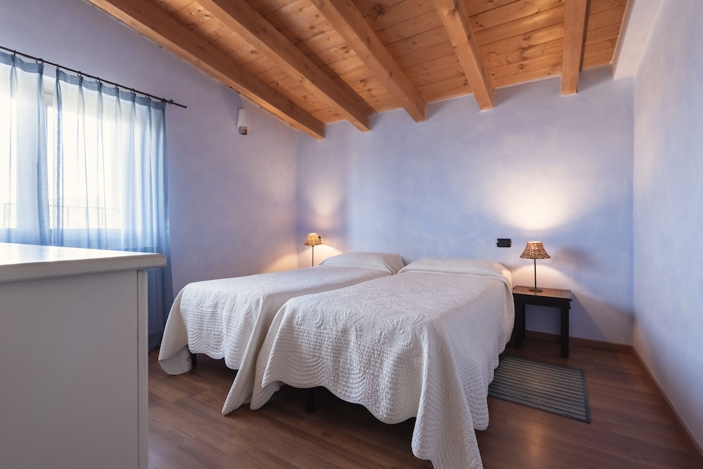 Standard Apartment, 2 Bedrooms, Balcony photo 2