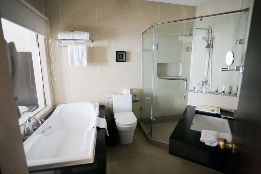 Deluxe Room - Photo 5