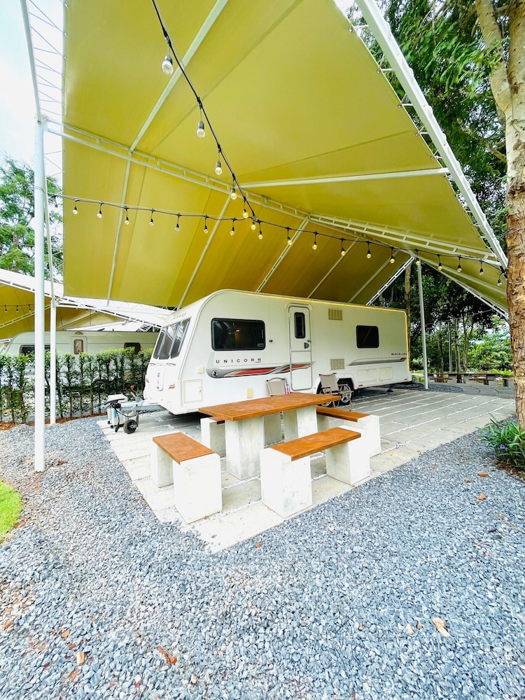 Design Studio (Caravan) photo 2