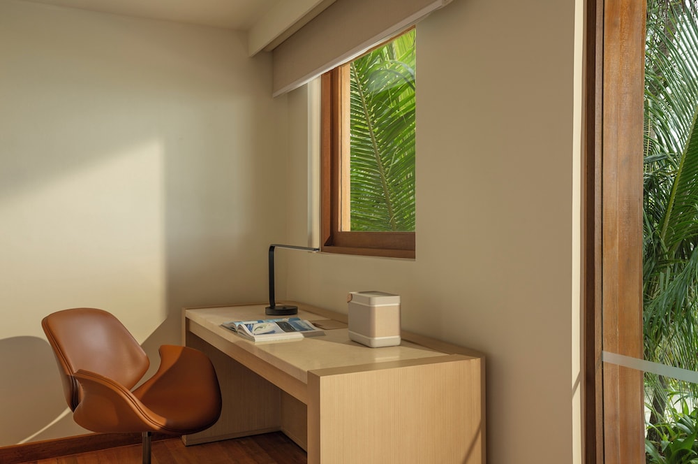 Two Bedroom Beach House With Pool - Photo 14
