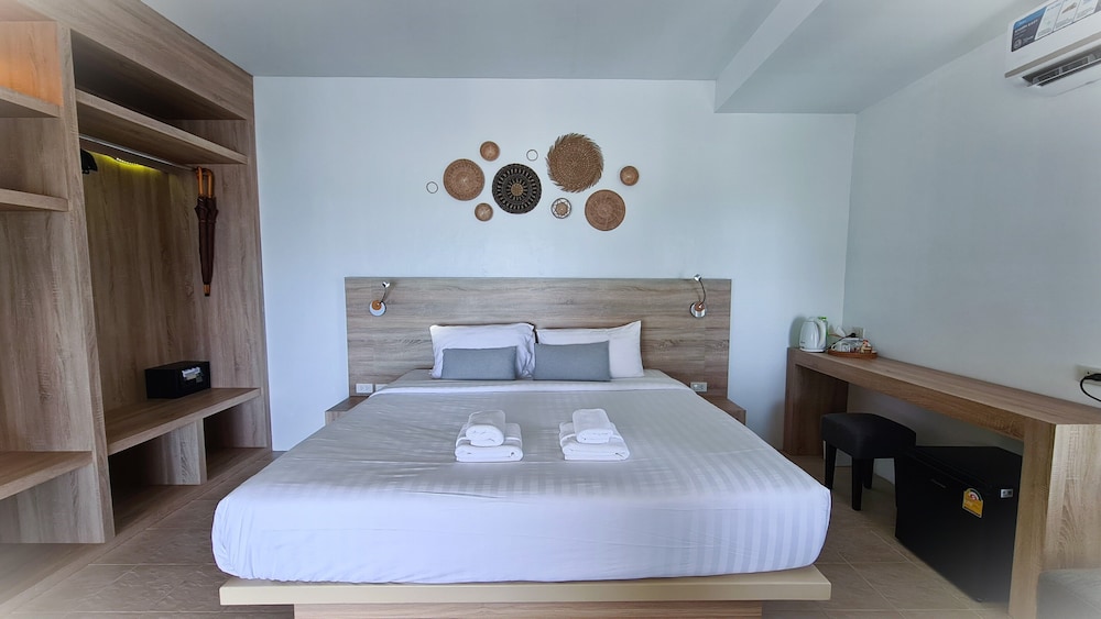 Presidential Villa, 1 King Bed, Ocean View photo 2