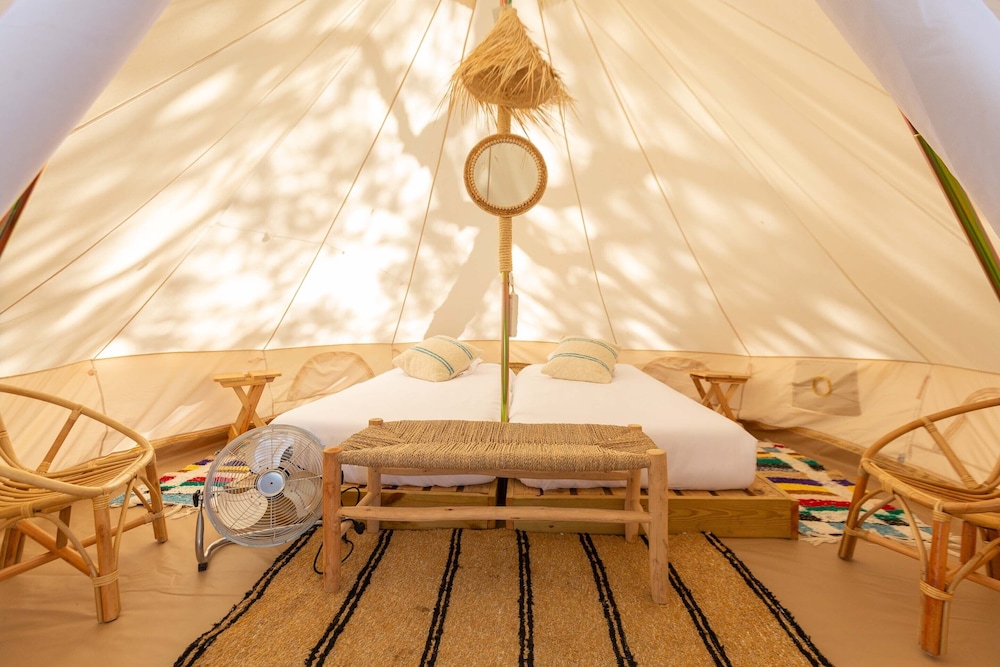 Tent, 2 Twin Beds