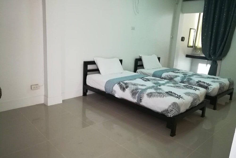 Standard Twin Room - Photo 6
