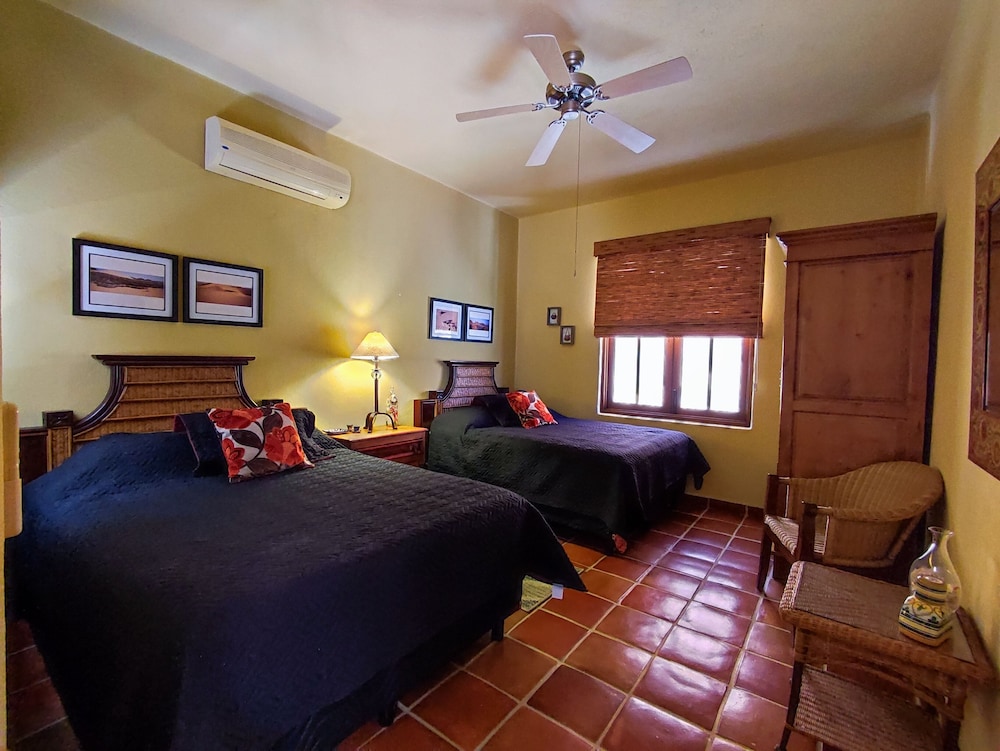 House, 2 Bedrooms photo 1
