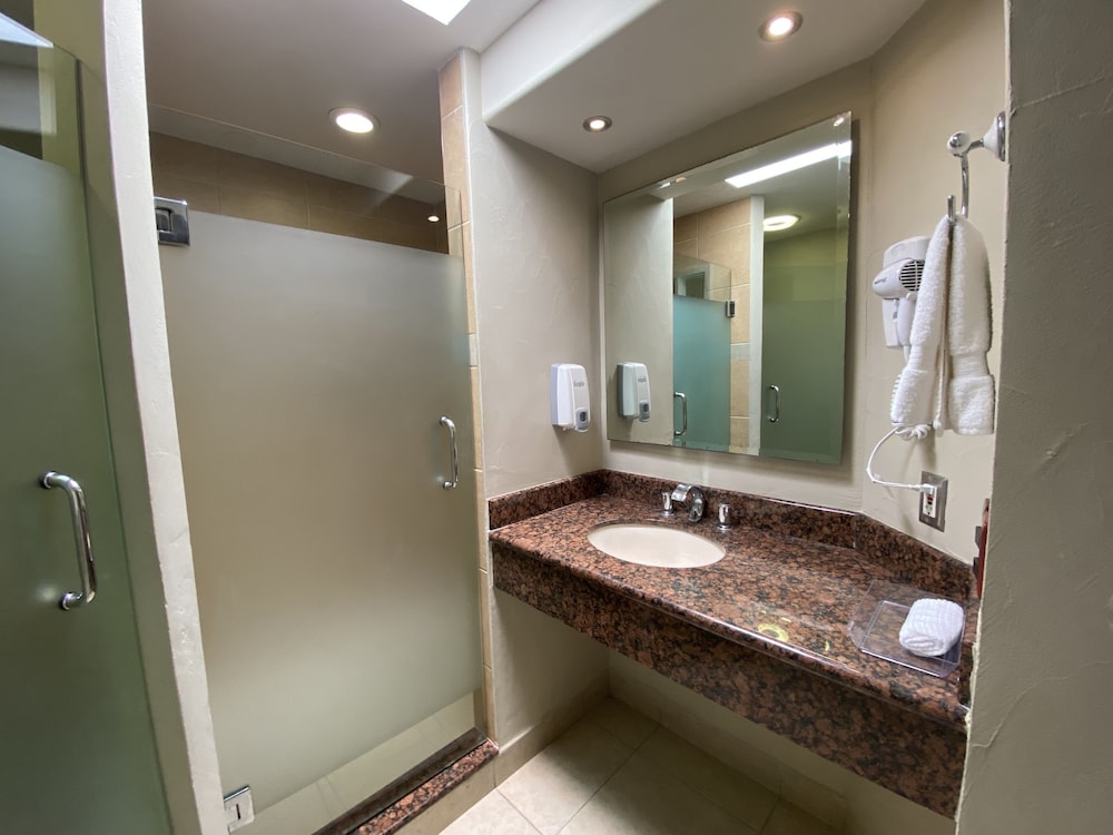 Suite, Multiple Beds photo 2