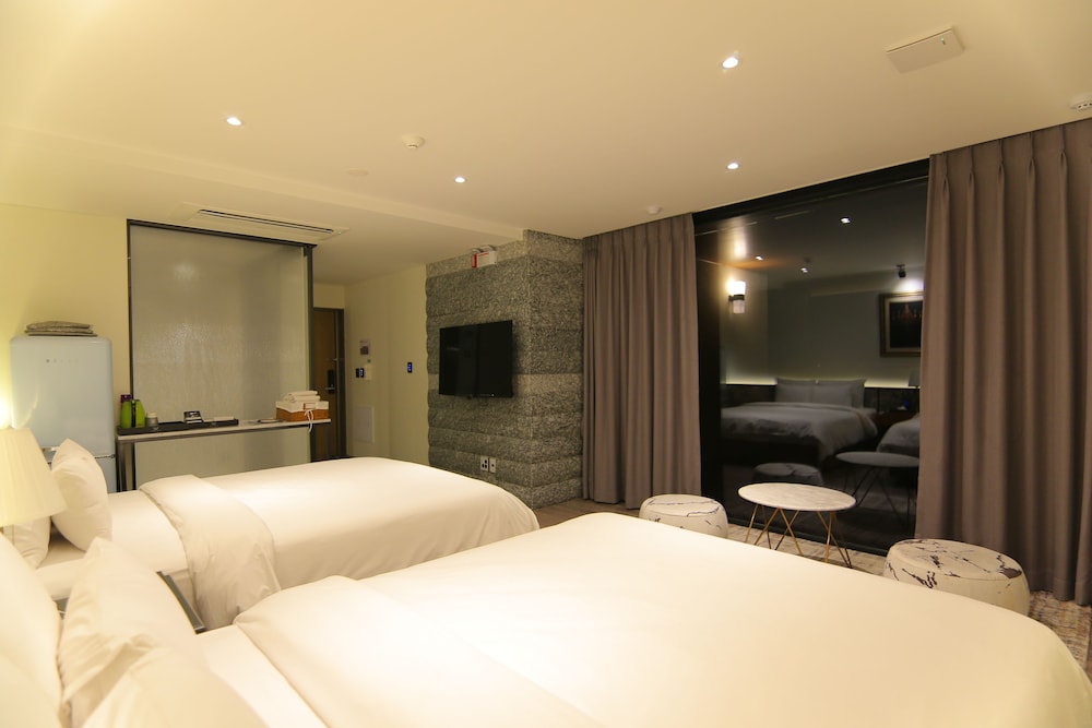 Royal Terrace B