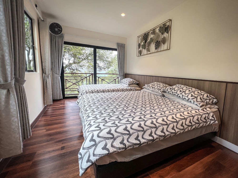 Basic Villa photo 2