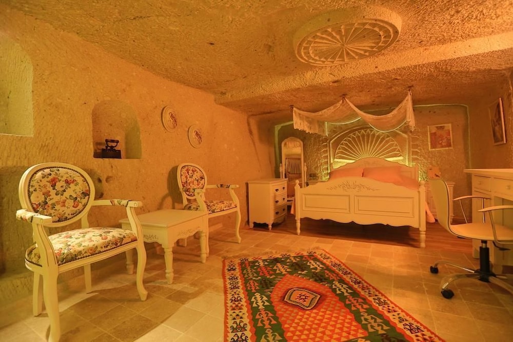 Deluxe Suite photo 2