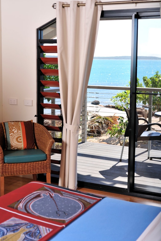 Room, 1 Queen Bed, Ocean View photo 2