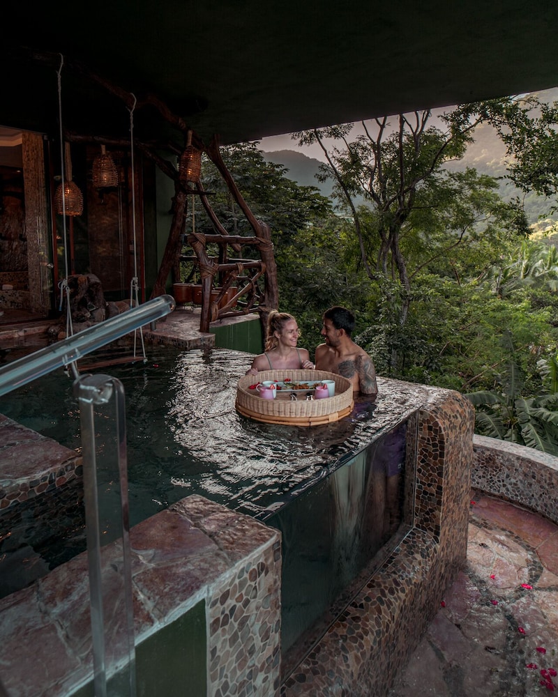 New Tower-eagle Love Nest Ocean View